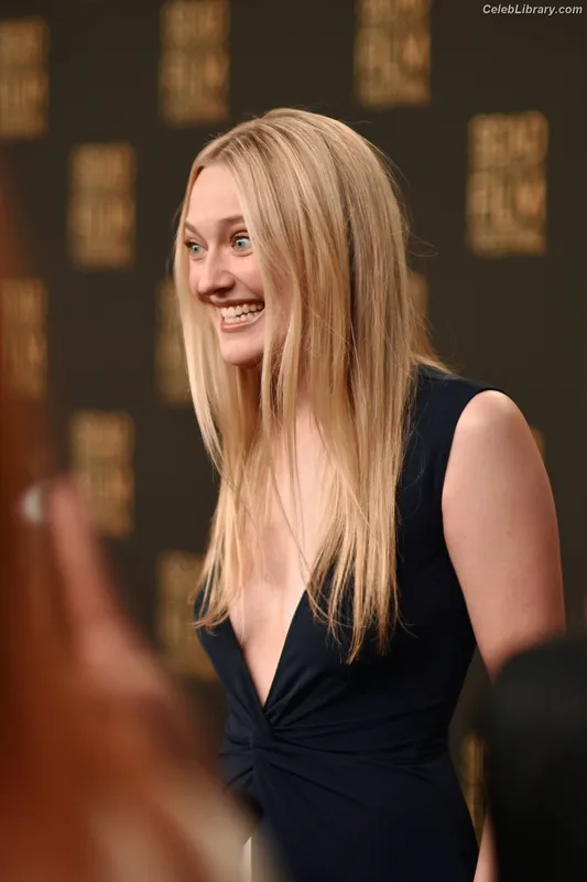 Dakota Fanning photo 20 of 728