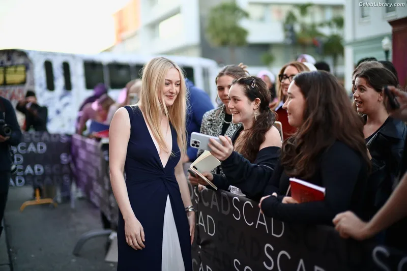 Dakota Fanning photo 3 of 728