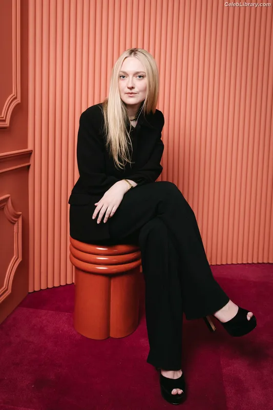 Dakota Fanning photo 8 of 728