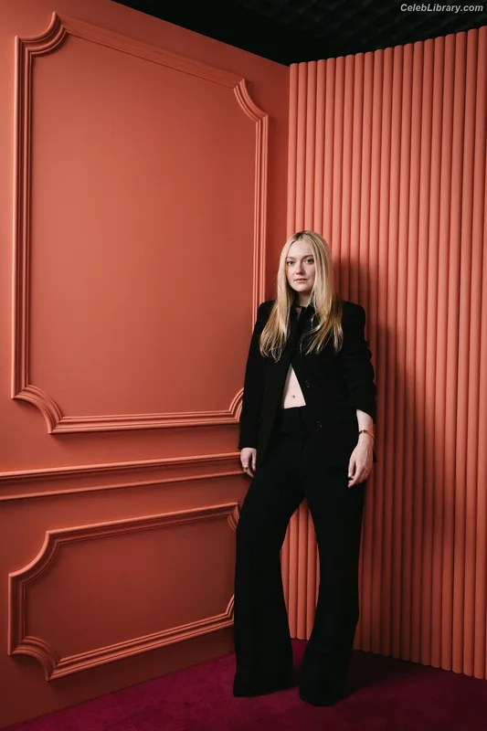 Dakota Fanning photo 9 of 728