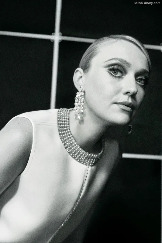 Dakota Fanning photo 18 of 728