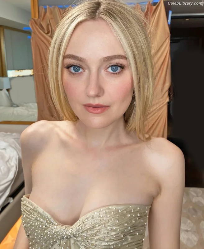 Dakota Fanning photo 2 of 728