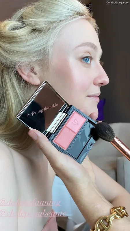 Dakota Fanning photo 9 of 728