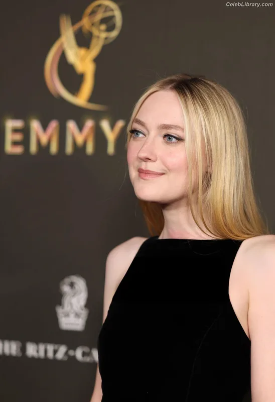Dakota Fanning photo 14 of 728