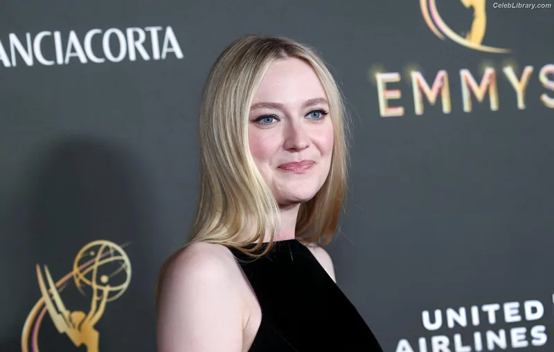 Dakota Fanning photo 15 of 728