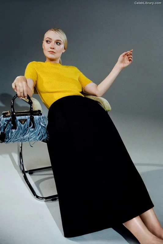 Dakota Fanning photo 16 of 728