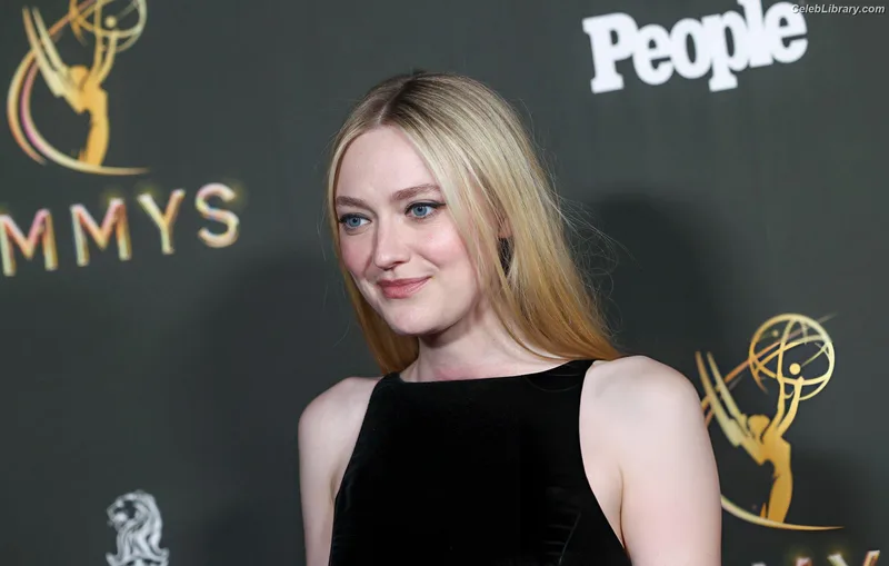 Dakota Fanning photo 18 of 728