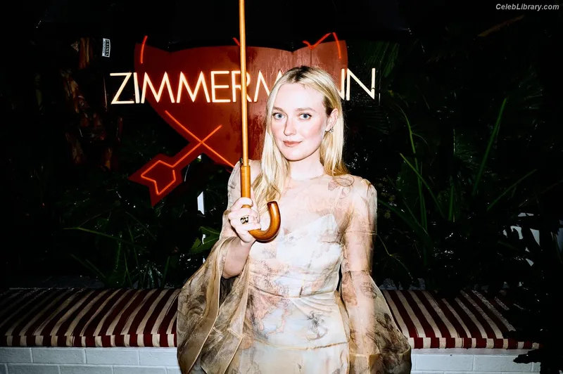 Dakota Fanning photo 24 of 728