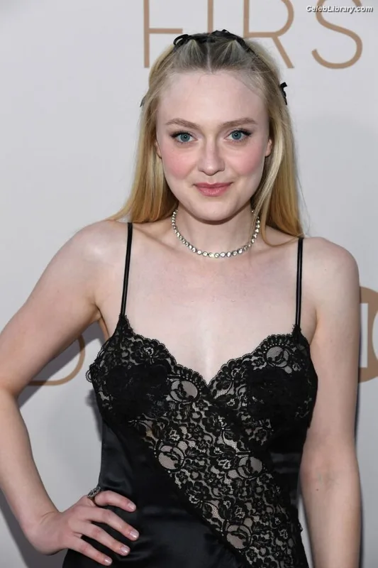 Dakota Fanning photo 14 of 728