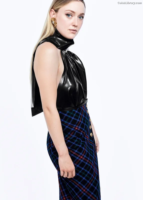 Dakota Fanning photo 17 of 728