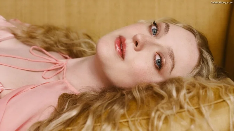 Dakota Fanning photo 5 of 728