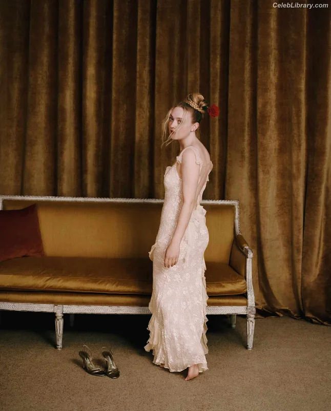 Dakota Fanning photo 8 of 728