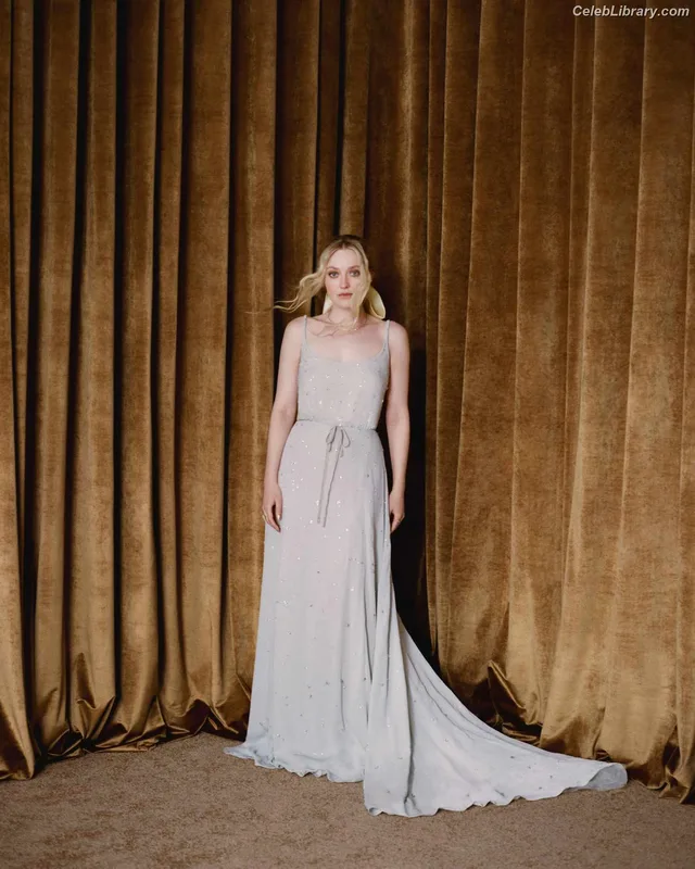 Dakota Fanning photo 9 of 728