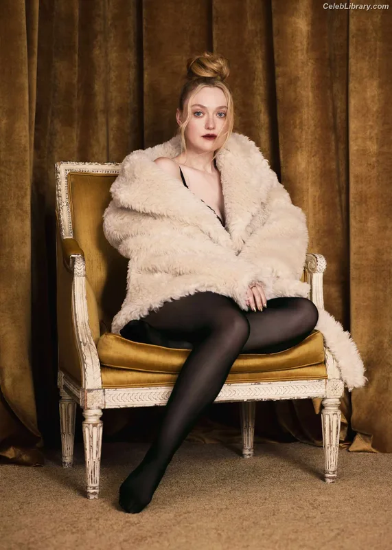 Dakota Fanning photo 11 of 728