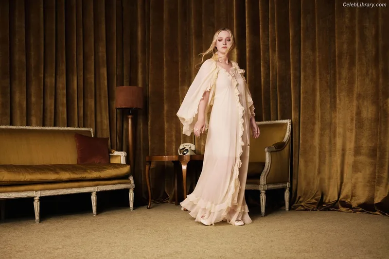 Dakota Fanning photo 12 of 728