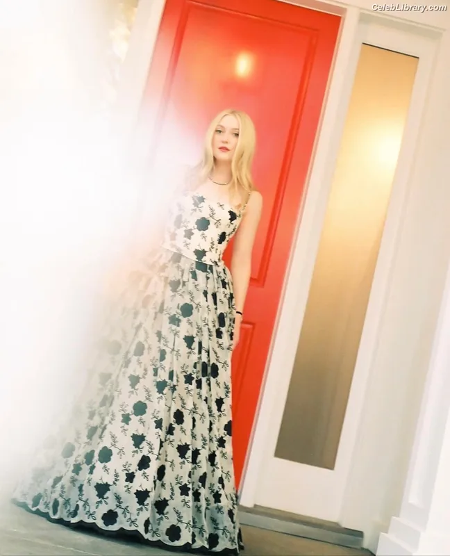 Dakota Fanning photo 13 of 728
