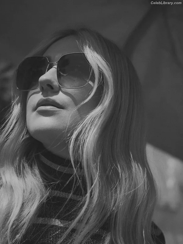 Dakota Fanning photo 3 of 728