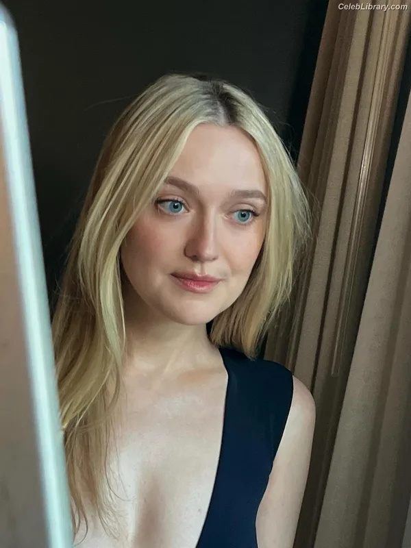 Dakota Fanning photo 7 of 728