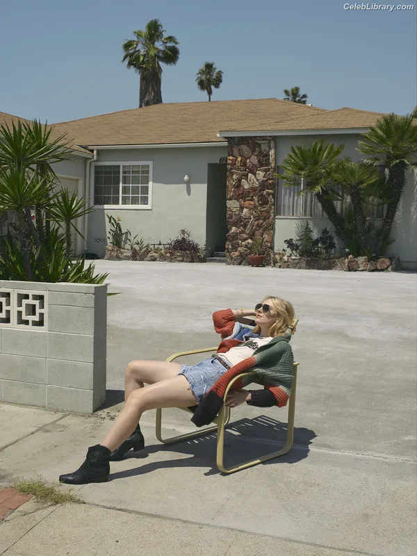 Dakota Fanning photo 10 of 728