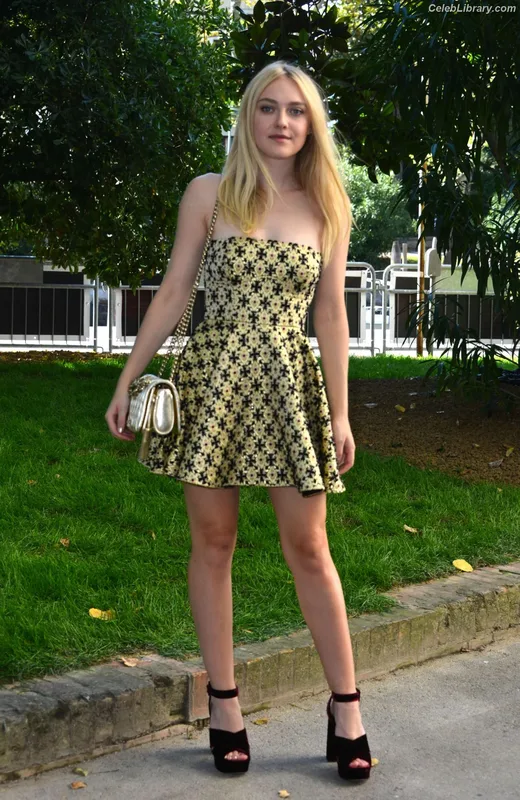 Dakota Fanning photo 16 of 728