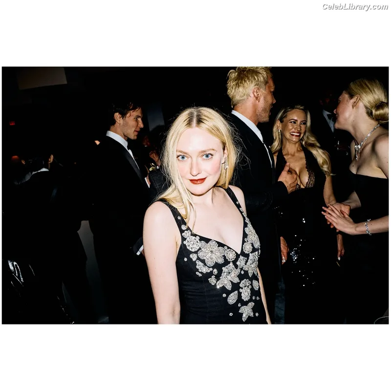 Dakota Fanning photo 4 of 728