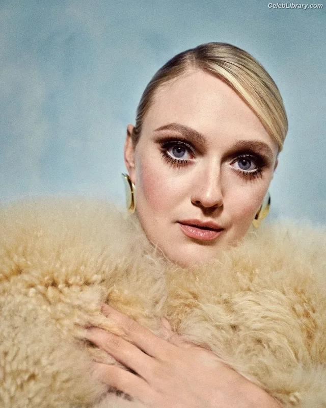 Dakota Fanning photo 14 of 728