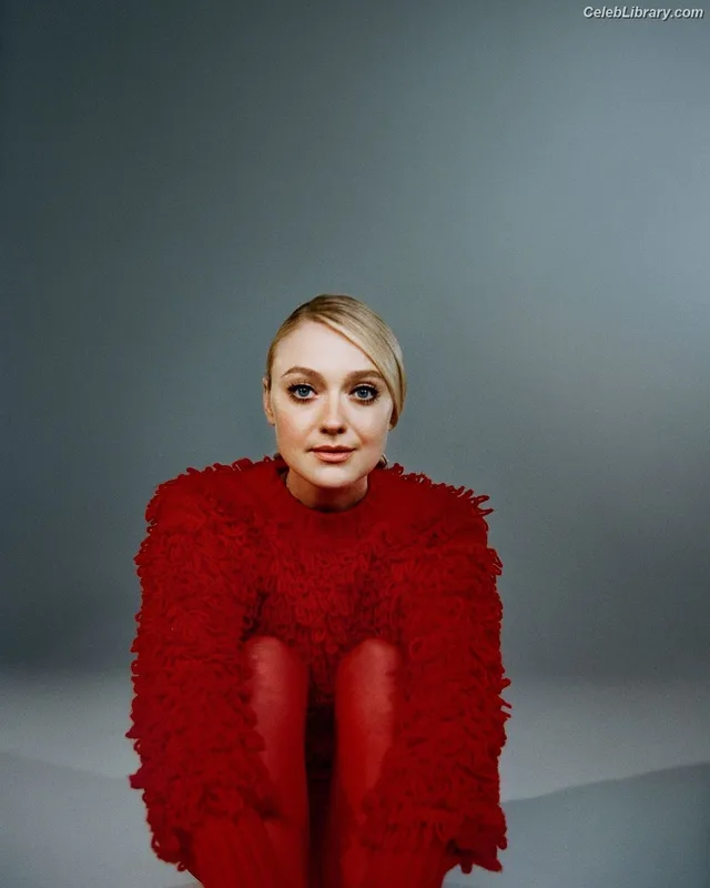 Dakota Fanning photo 16 of 728