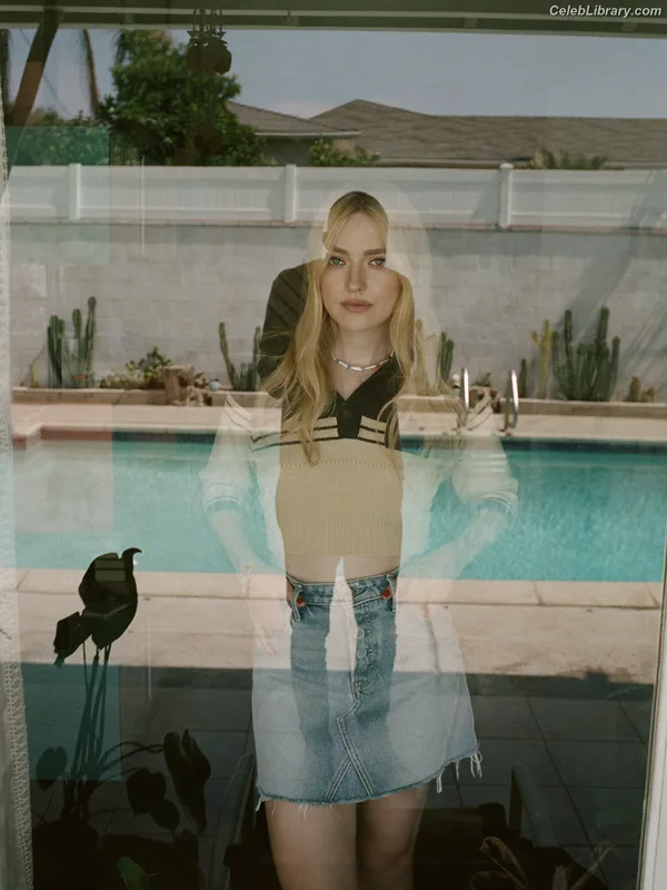Dakota Fanning photo 18 of 728