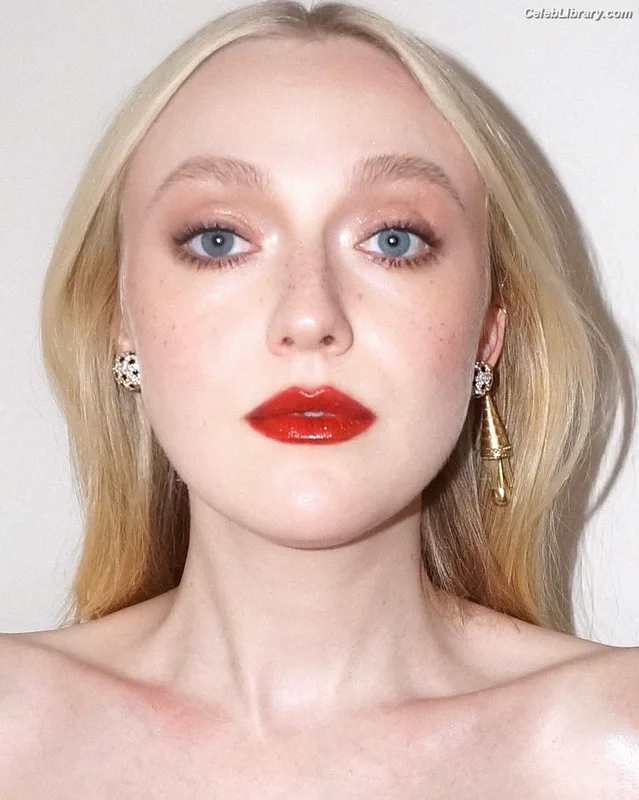 Dakota Fanning photo 19 of 728