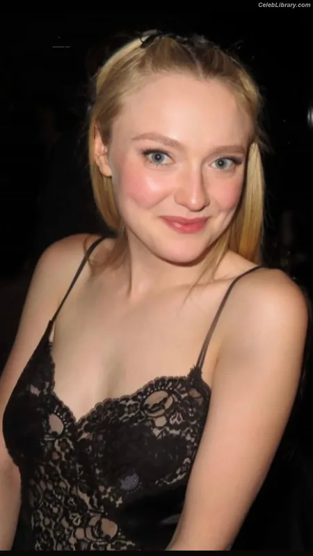 Dakota Fanning photo 23 of 728