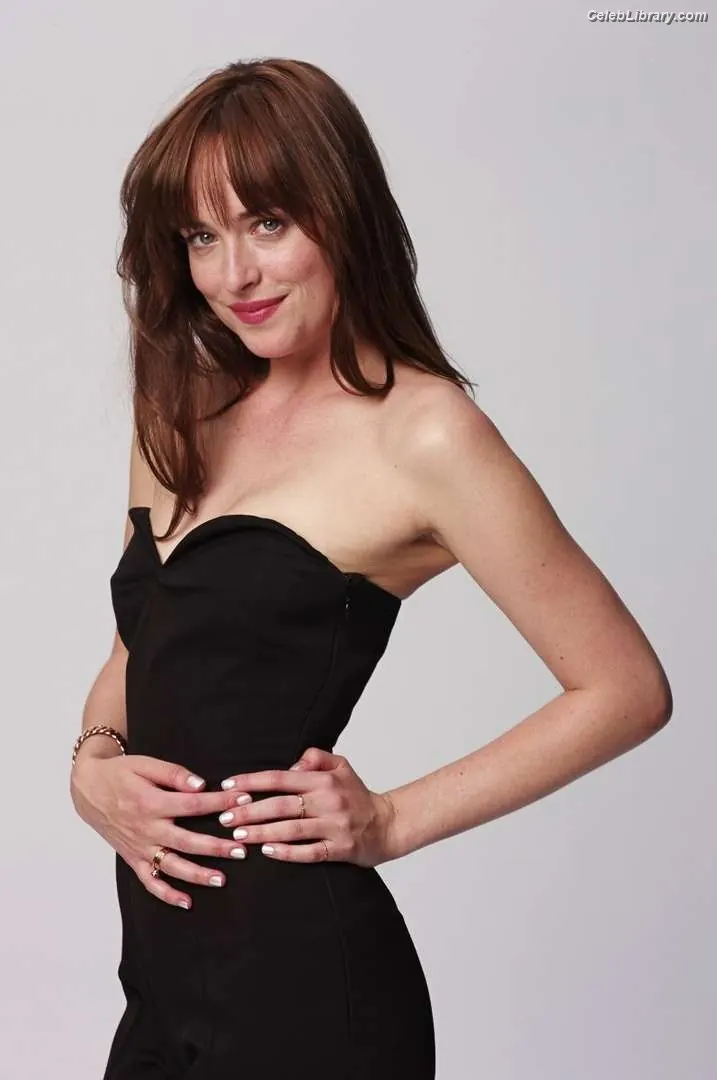 Dakota Johnson photo 21 of 1131