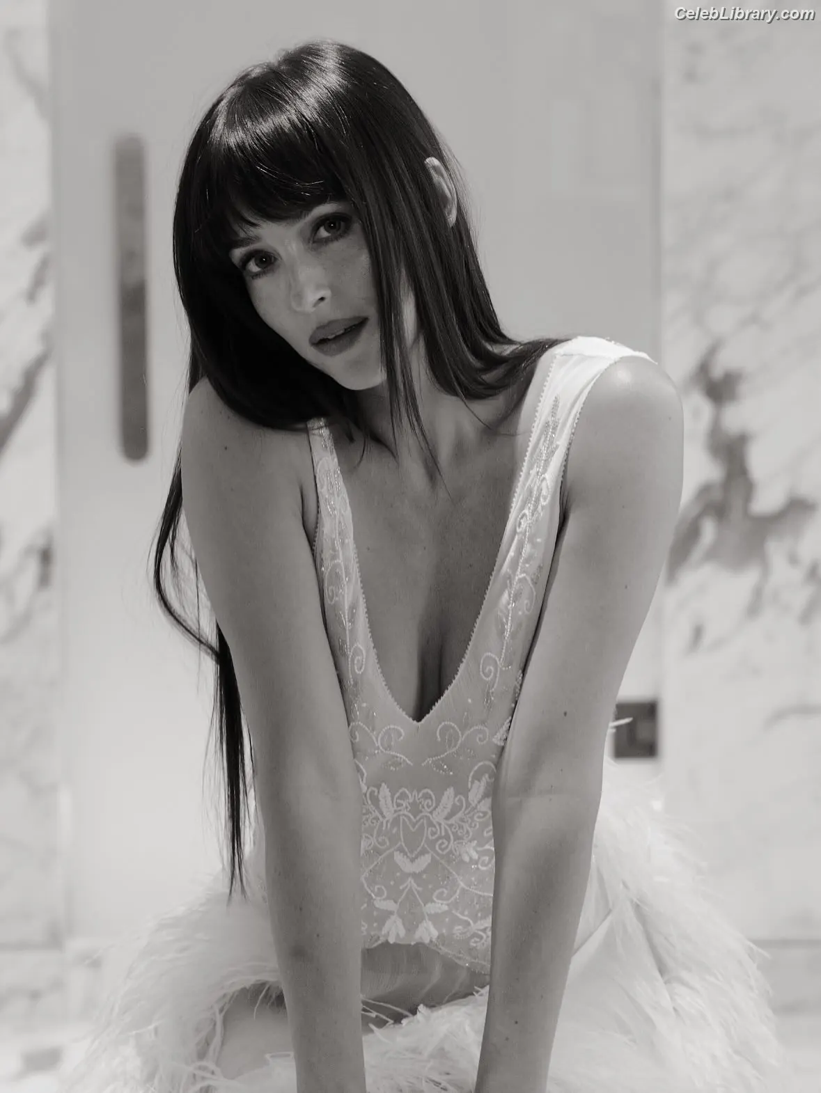 Dakota Johnson photo 24 of 1131