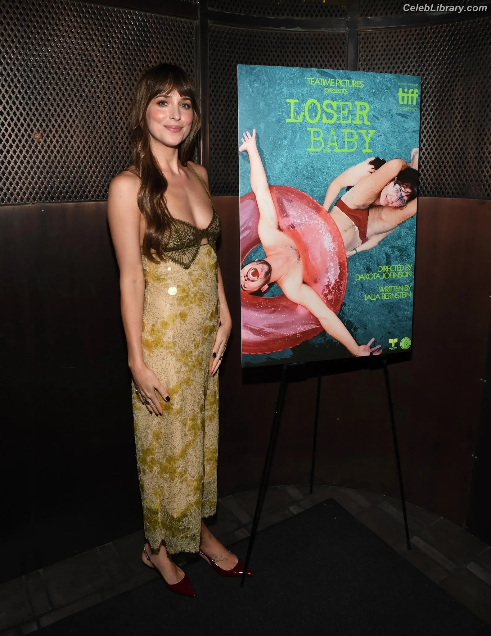Dakota Johnson photo 14 of 1131