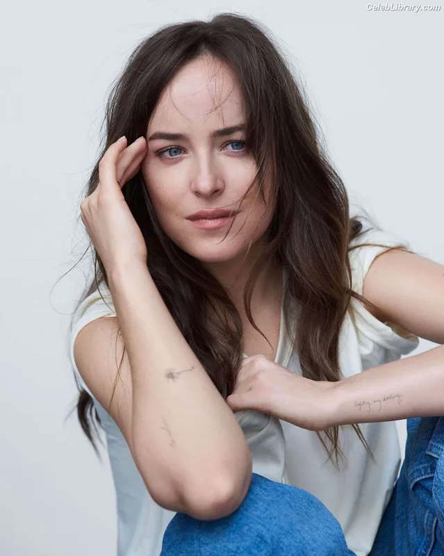 Dakota Johnson photo 18 of 1132