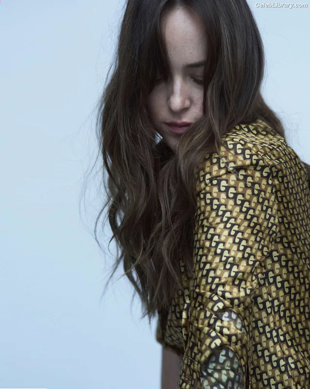 Dakota Johnson photo 20 of 1132
