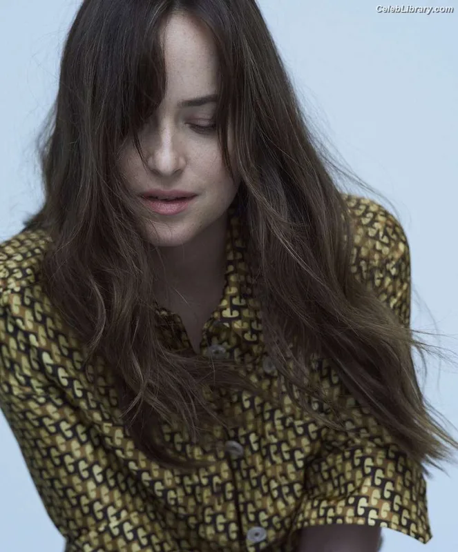 Dakota Johnson photo 21 of 1132
