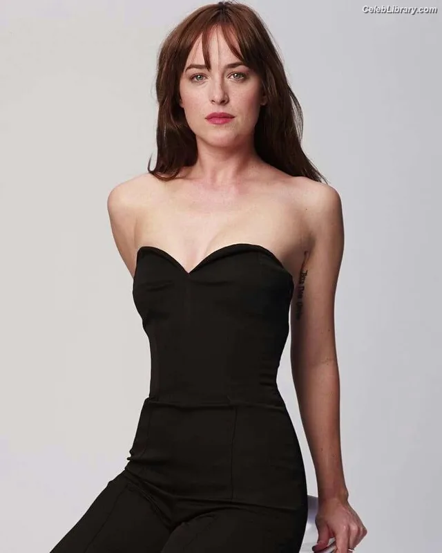 Dakota Johnson photo 4 of 1132