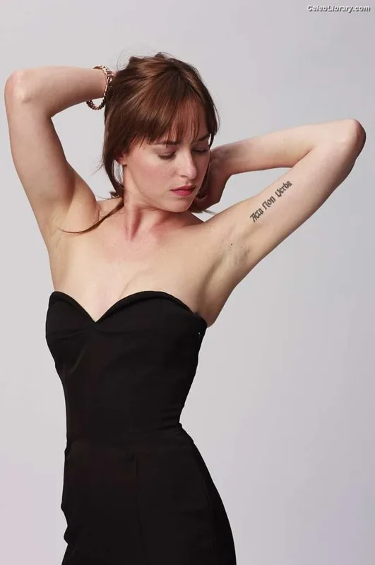 Dakota Johnson photo 12 of 1132