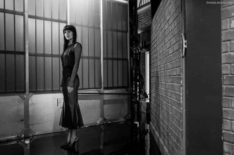 Dakota Johnson photo 13 of 1132