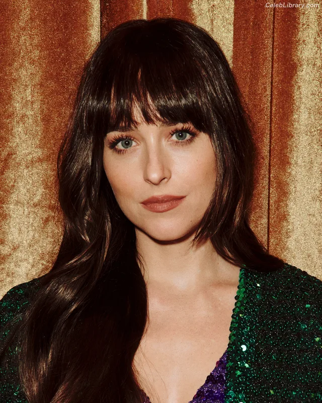 Dakota Johnson photo 17 of 1132