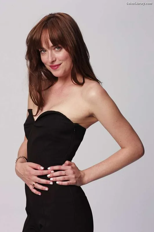 Dakota Johnson photo 21 of 1132
