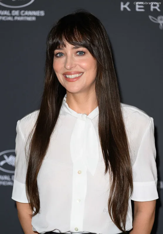 Dakota Johnson photo 13 of 1132