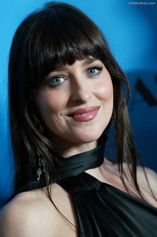 Dakota Johnson photo 16 of 1132