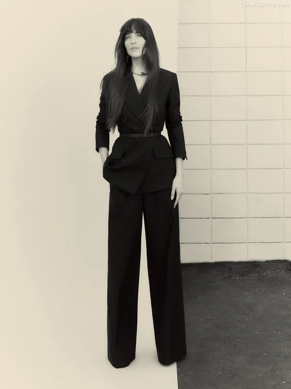 Dakota Johnson photo 10 of 1132
