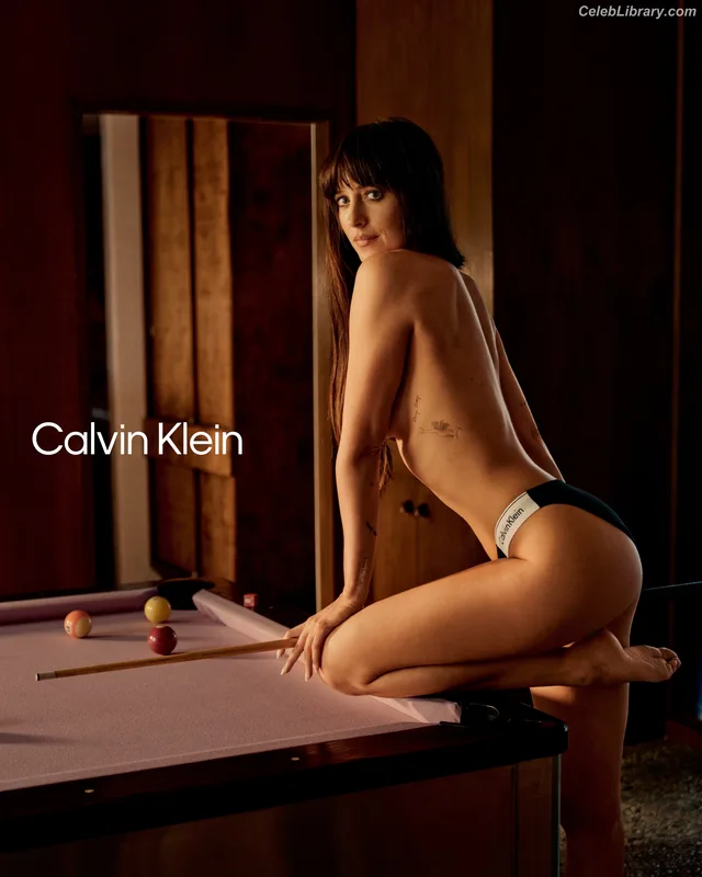 Dakota Johnson photo 22 of 1132