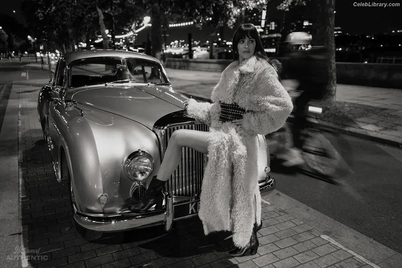 Dakota Johnson photo 16 of 1132