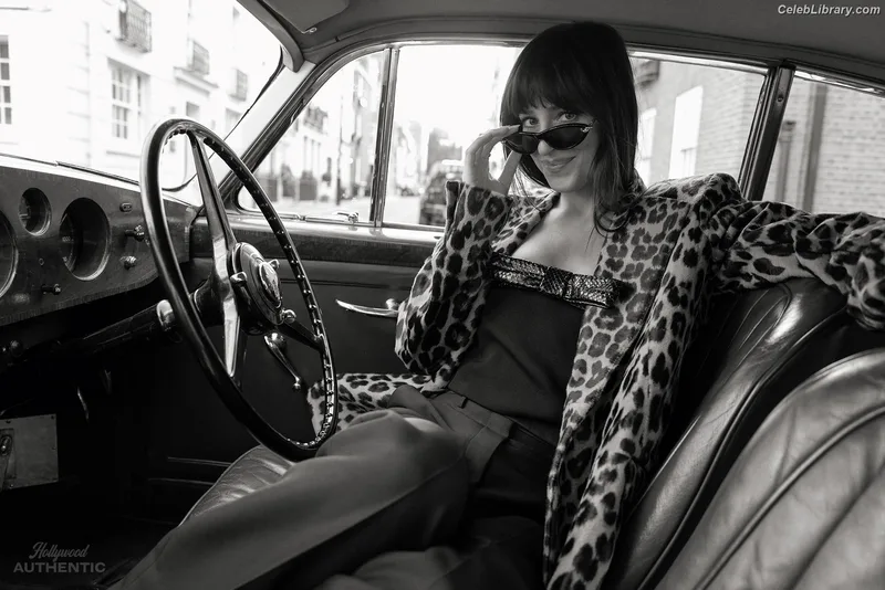 Dakota Johnson photo 9 of 1132