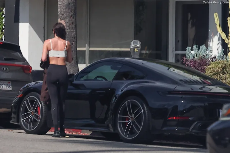 Dakota Johnson photo 9 of 1132