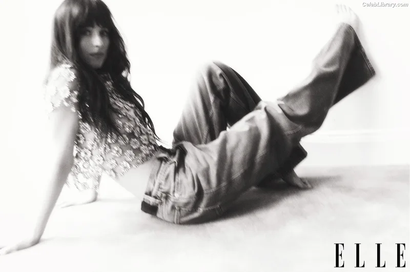 Dakota Johnson photo 13 of 1132