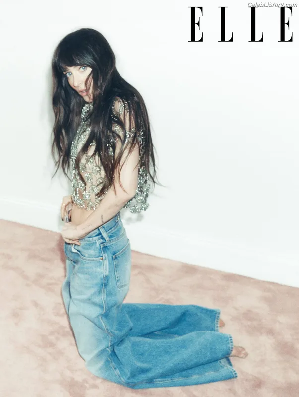 Dakota Johnson photo 15 of 1132